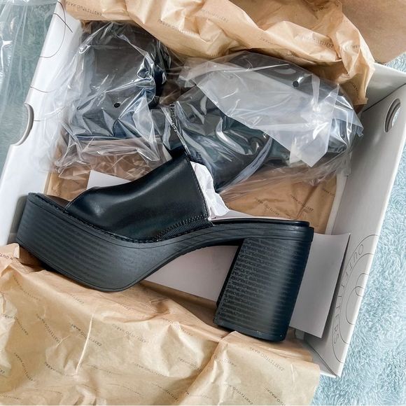 Urban Outfitters Shoes - NEW IN BOX Urban Outfitters block heels